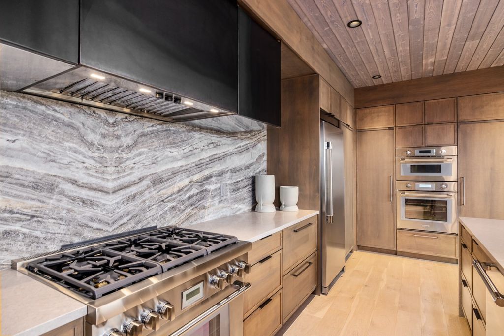 1332 W Lakeshore Drive, Whitefish, MT 59937 photo 12