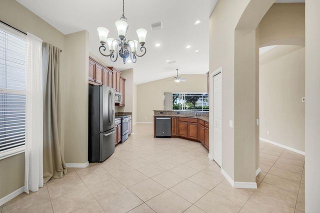 2730 Brightside Ct, Cape Coral, FL 33991