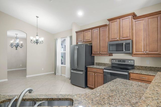 2730 Brightside Ct, Cape Coral, FL 33991