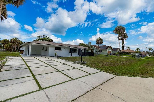 417 Roosevelt AVE, Lehigh Acres, FL 33936
