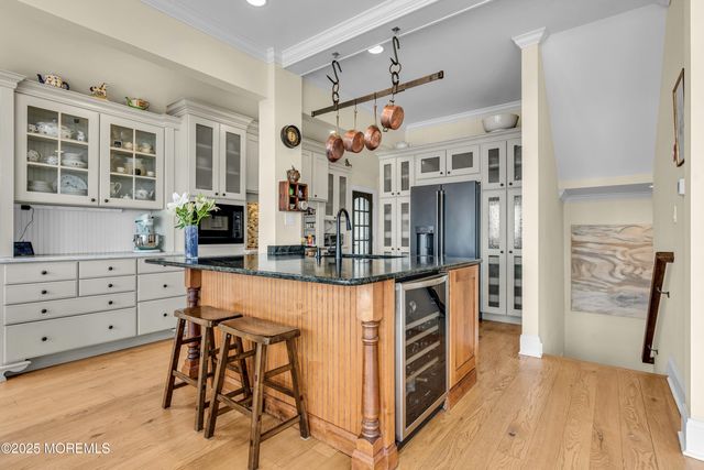 42 Bayside Drive, Atlantic Highlands, NJ 07716