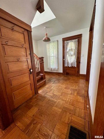323 S GLENWOOD Avenue, Springfield, IL 62704