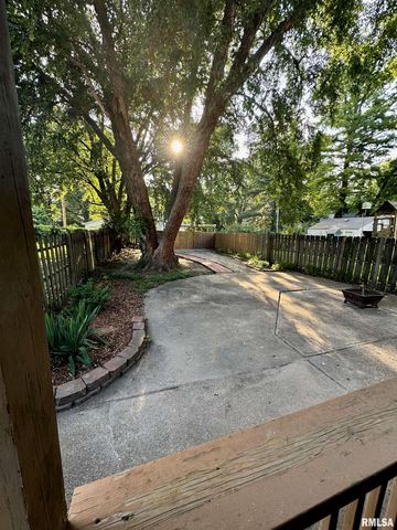 323 S GLENWOOD Avenue, Springfield, IL 62704
