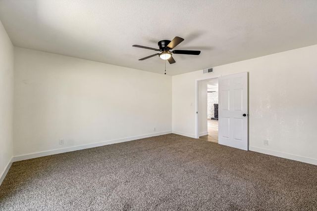 130 W Celeste Avenue, Fresno, CA 93704