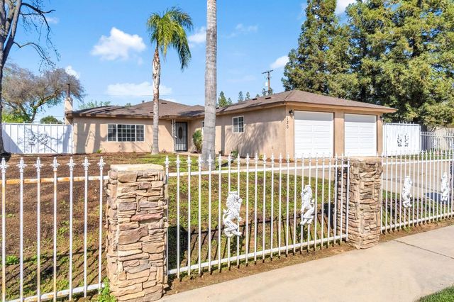 130 W Celeste Avenue, Fresno, CA 93704