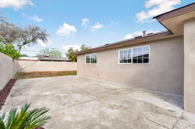 130 W Celeste Avenue, Fresno, CA 93704
