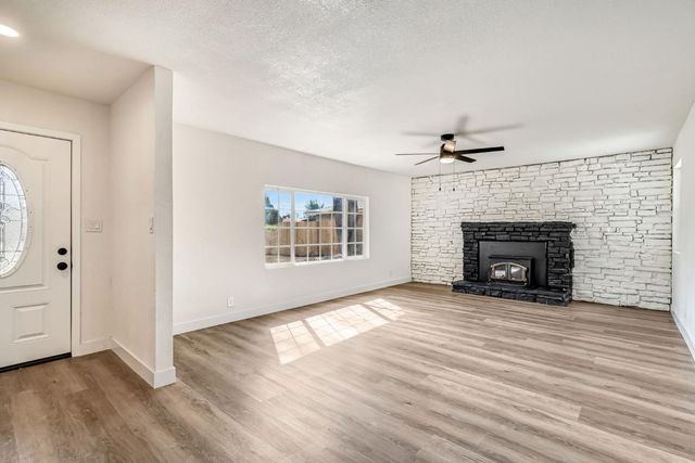 130 W Celeste Avenue, Fresno, CA 93704