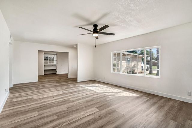 130 W Celeste Avenue, Fresno, CA 93704