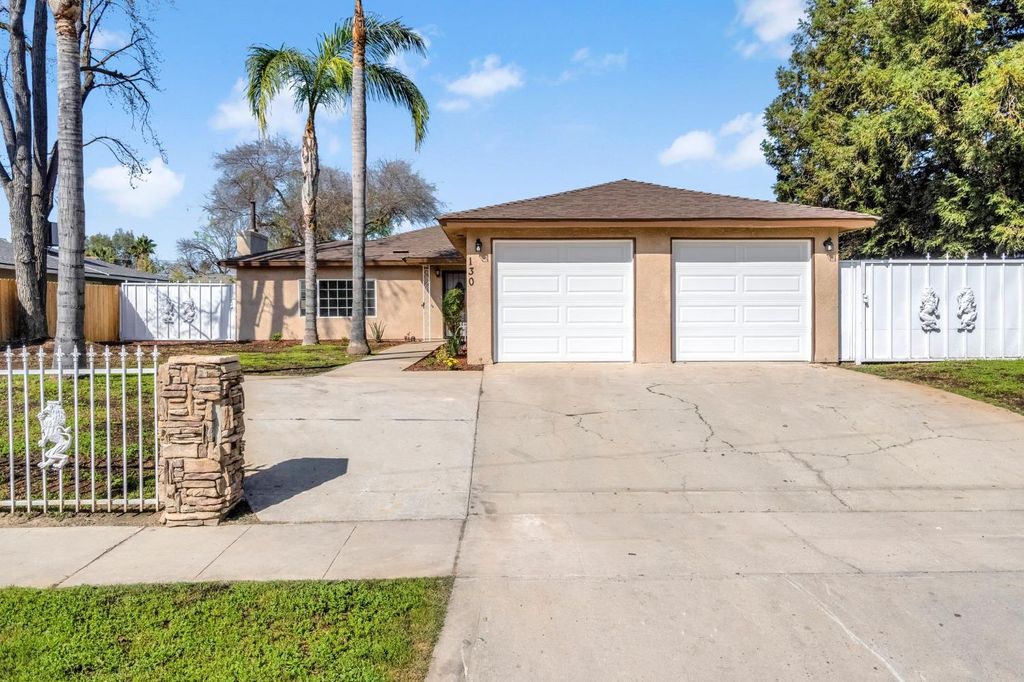 Image 1 of property listing at 130 W Celeste Avenue, Fresno, CA 93704
