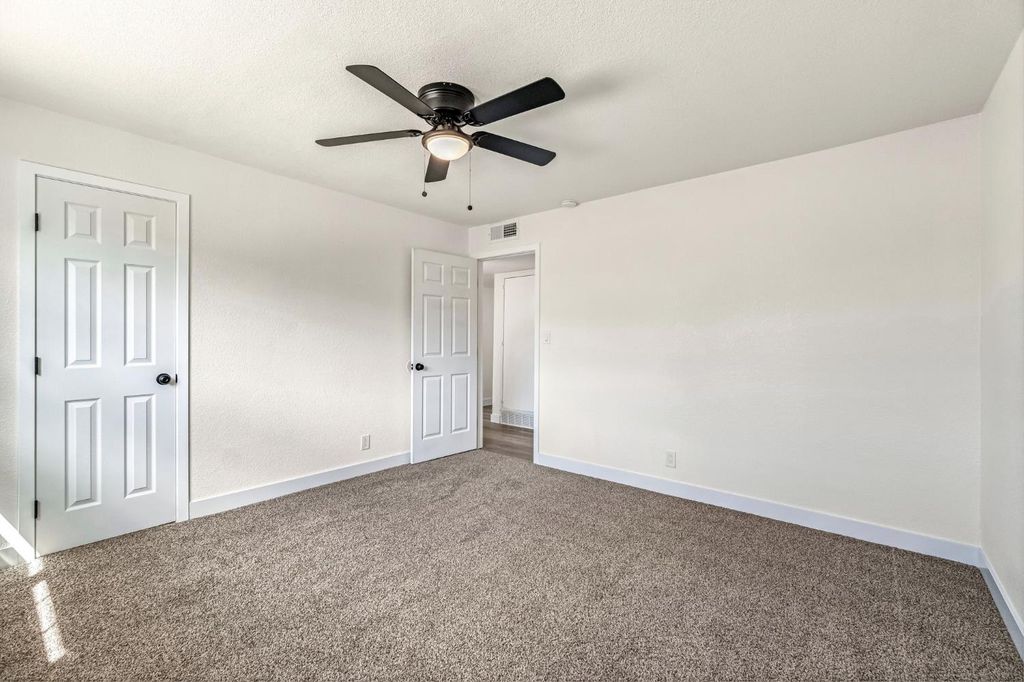 Image 22 of property listing at 130 W Celeste Avenue, Fresno, CA 93704