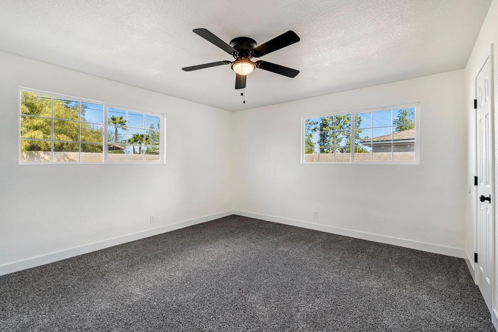 Image 27 of property listing at 130 W Celeste Avenue, Fresno, CA 93704