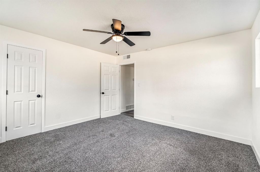 Image 28 of property listing at 130 W Celeste Avenue, Fresno, CA 93704