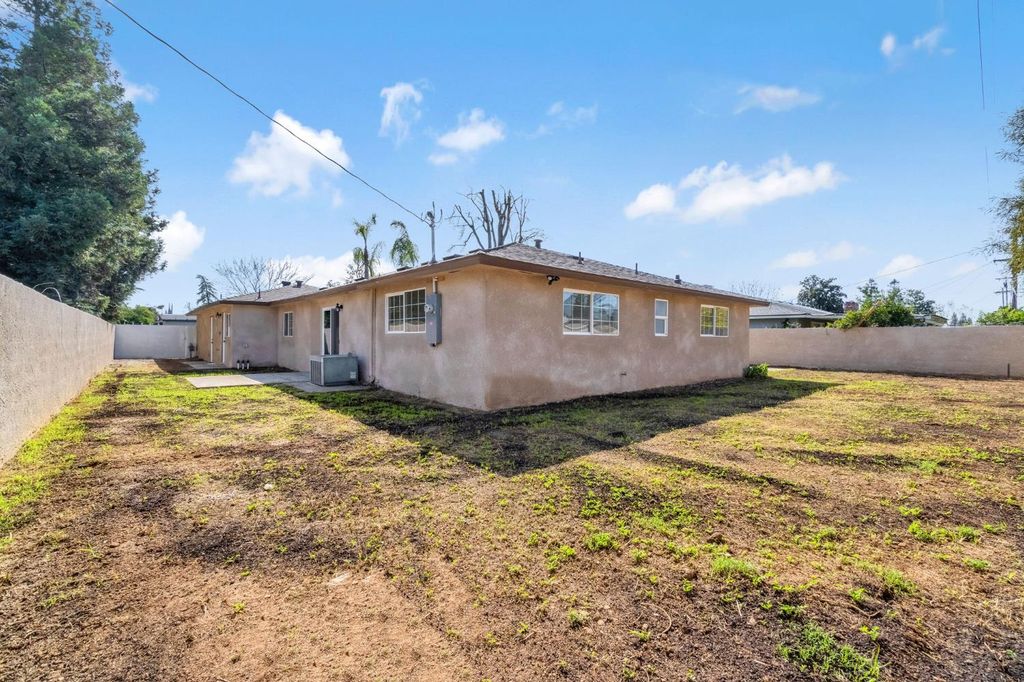 Image 30 of property listing at 130 W Celeste Avenue, Fresno, CA 93704