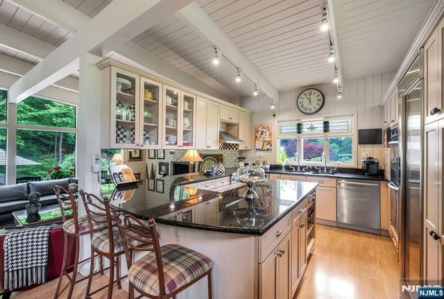 11 Kingsley Road, Ringwood, NJ 07456