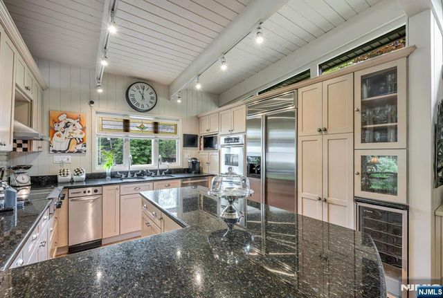 11 Kingsley Road, Ringwood, NJ 07456