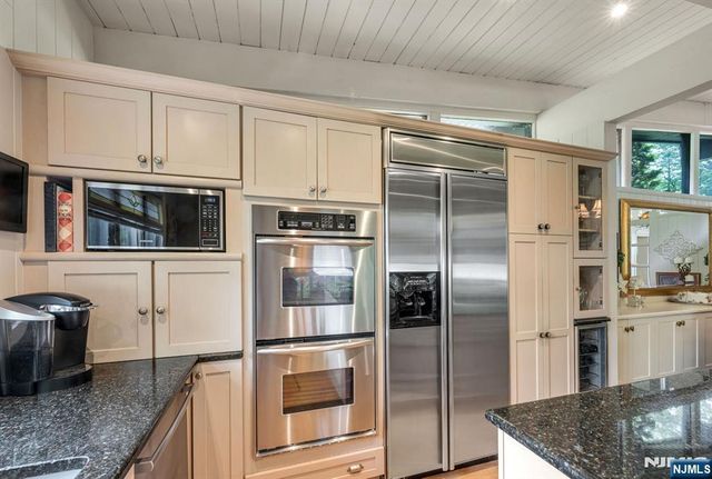 11 Kingsley Road, Ringwood, NJ 07456
