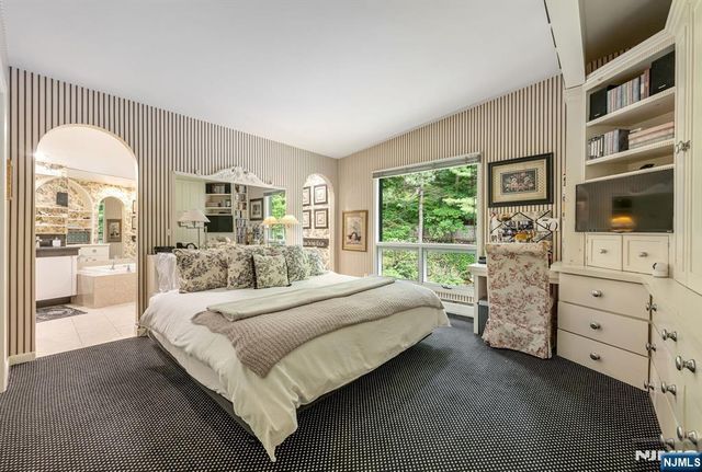 11 Kingsley Road, Ringwood, NJ 07456
