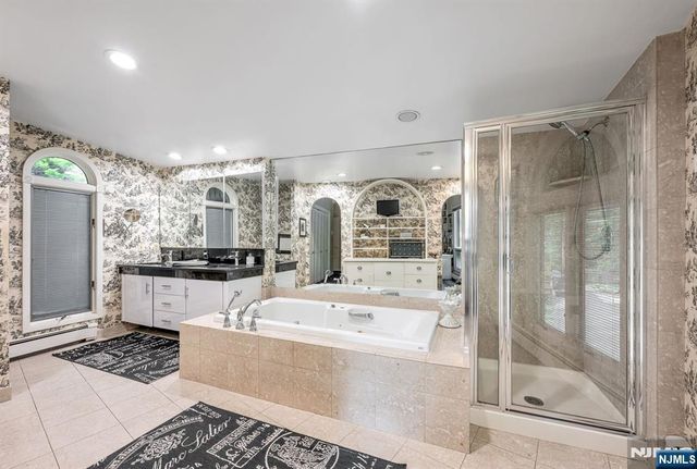 11 Kingsley Road, Ringwood, NJ 07456
