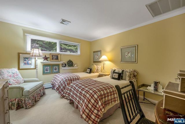 11 Kingsley Road, Ringwood, NJ 07456
