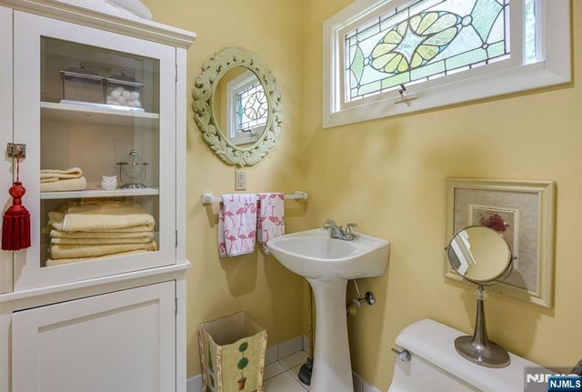 11 Kingsley Road, Ringwood, NJ 07456