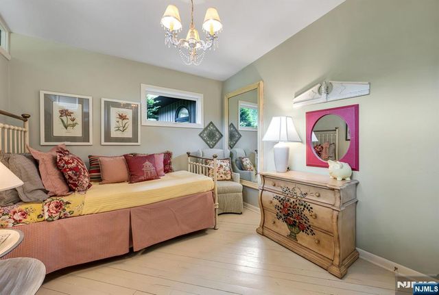 11 Kingsley Road, Ringwood, NJ 07456