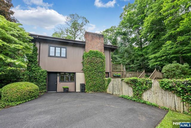 11 Kingsley Road, Ringwood, NJ 07456