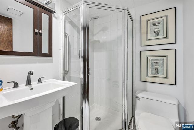 11 Kingsley Road, Ringwood, NJ 07456