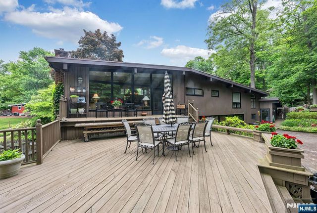 11 Kingsley Road, Ringwood, NJ 07456
