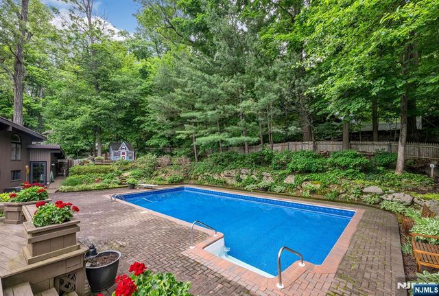 11 Kingsley Road, Ringwood, NJ 07456