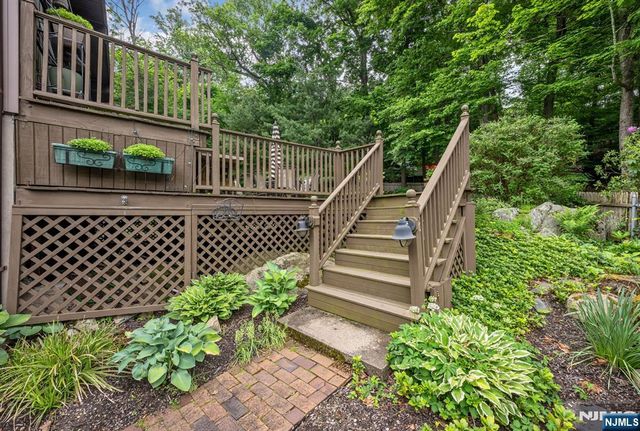 11 Kingsley Road, Ringwood, NJ 07456