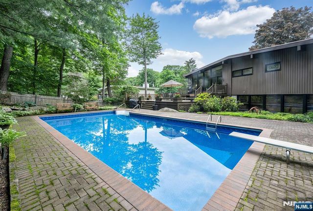 11 Kingsley Road, Ringwood, NJ 07456