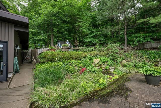 11 Kingsley Road, Ringwood, NJ 07456