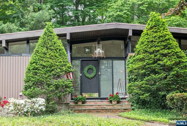 11 Kingsley Road, Ringwood, NJ 07456