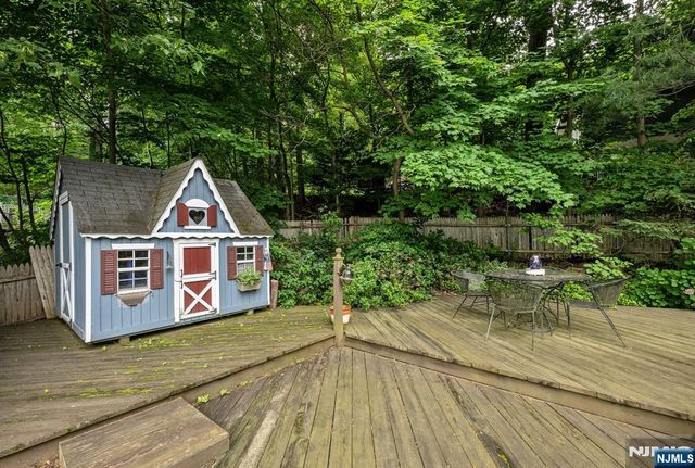 11 Kingsley Road, Ringwood, NJ 07456