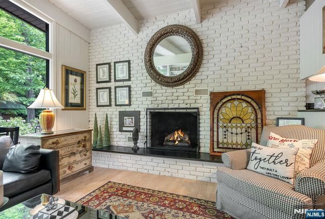 11 Kingsley Road, Ringwood, NJ 07456