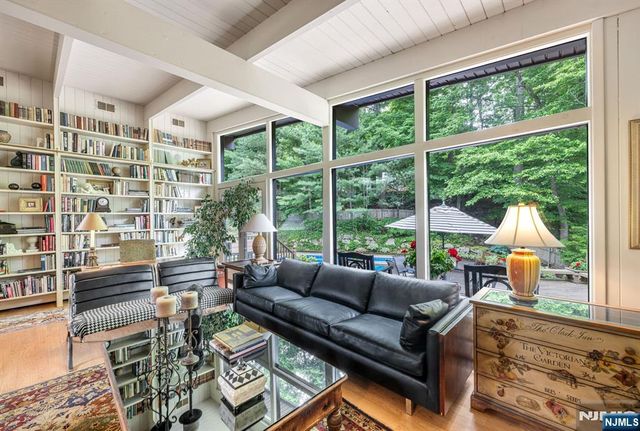 11 Kingsley Road, Ringwood, NJ 07456
