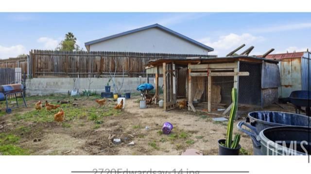 2720 Edwards Avenue, Bakersfield, CA 93306