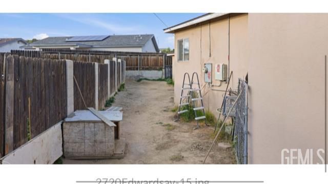 2720 Edwards Avenue, Bakersfield, CA 93306