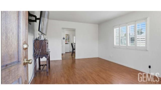 2720 Edwards Avenue, Bakersfield, CA 93306