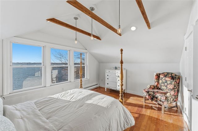 200 Narragansett Avenue, East Providence, RI 02915