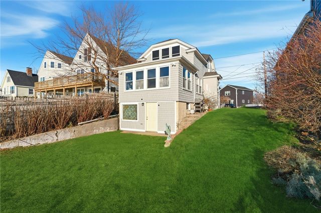 200 Narragansett Avenue, East Providence, RI 02915