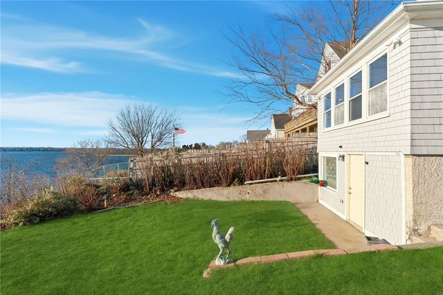 200 Narragansett Avenue, East Providence, RI 02915