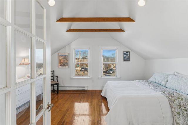 200 Narragansett Avenue, East Providence, RI 02915