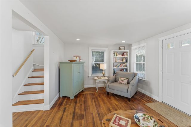 200 Narragansett Avenue, East Providence, RI 02915