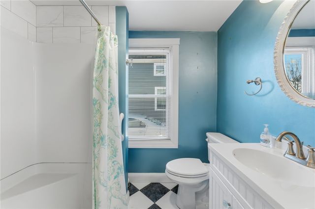 200 Narragansett Avenue, East Providence, RI 02915