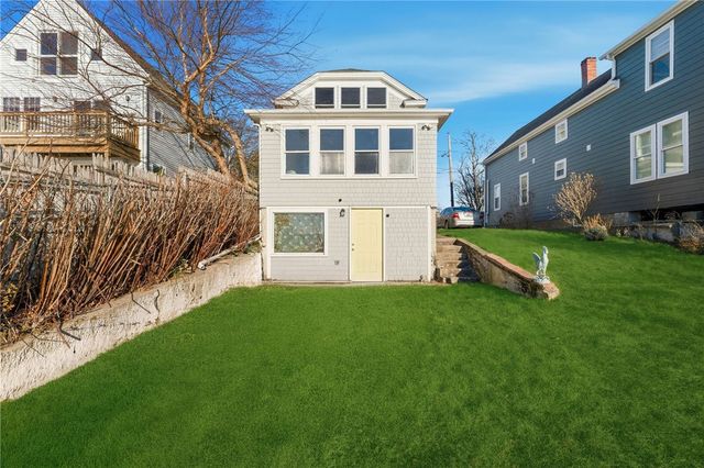 200 Narragansett Avenue, East Providence, RI 02915