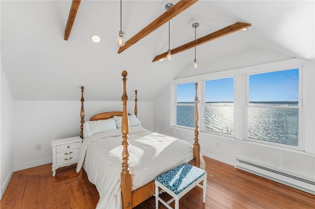 200 Narragansett Avenue, East Providence, RI 02915