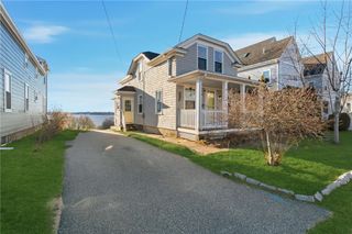 200 Narragansett Avenue, East Providence, RI 02915
