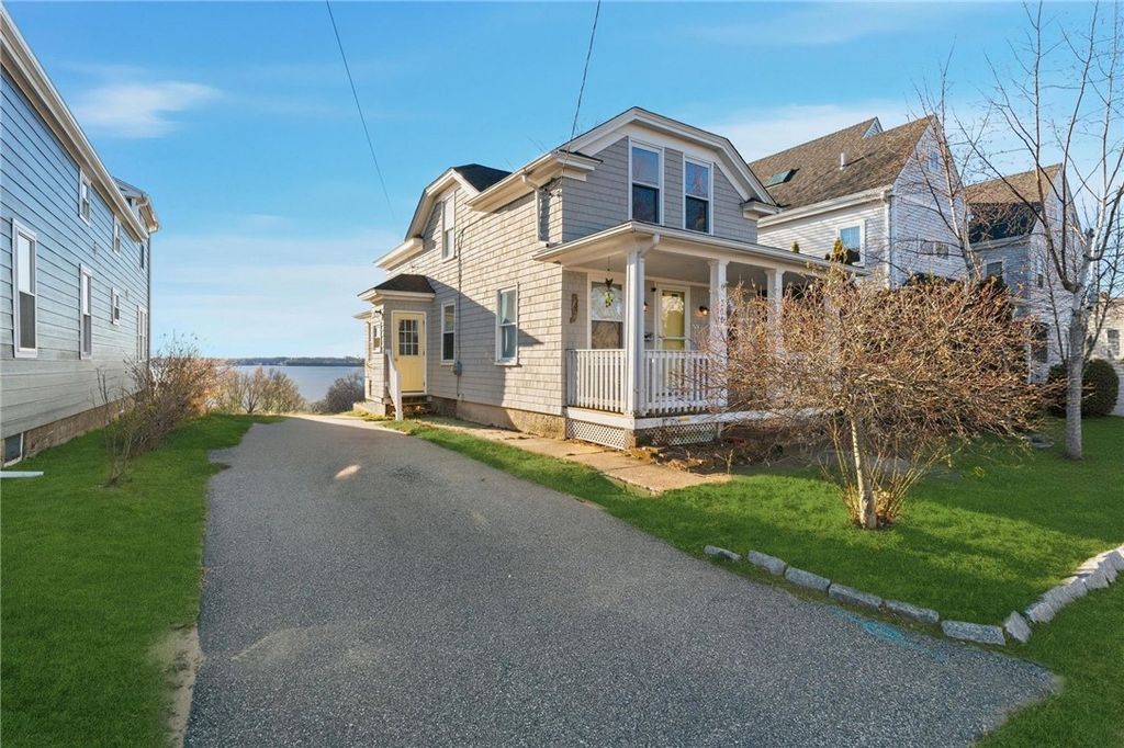 200 Narragansett Avenue, East Providence, RI 02915