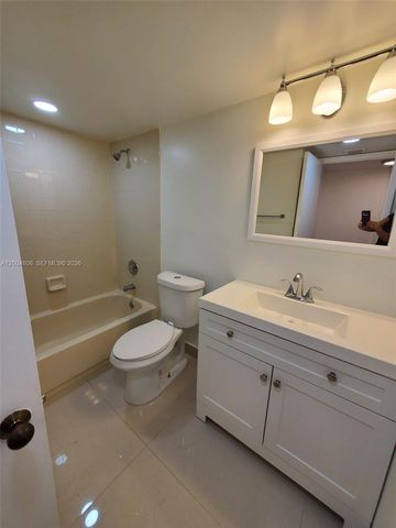 8100 Geneva Ct 437, Doral, FL 33166